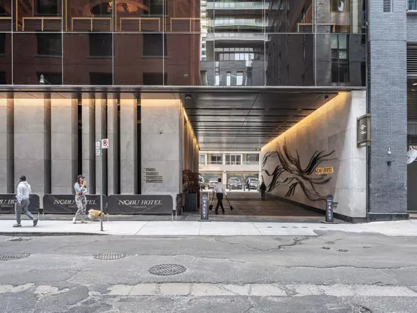 Toronto C01, ON M5V 0V1,35 Mercer ST #519