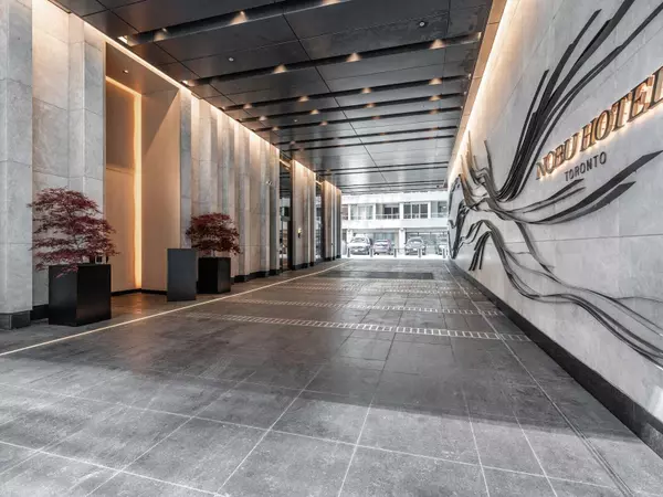 Toronto C01, ON M5V 0V1,35 Mercer ST #519