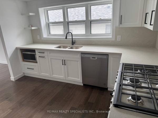 298 South Kingsway N/A S #Main Floor, Toronto W01, ON M6S 3T9