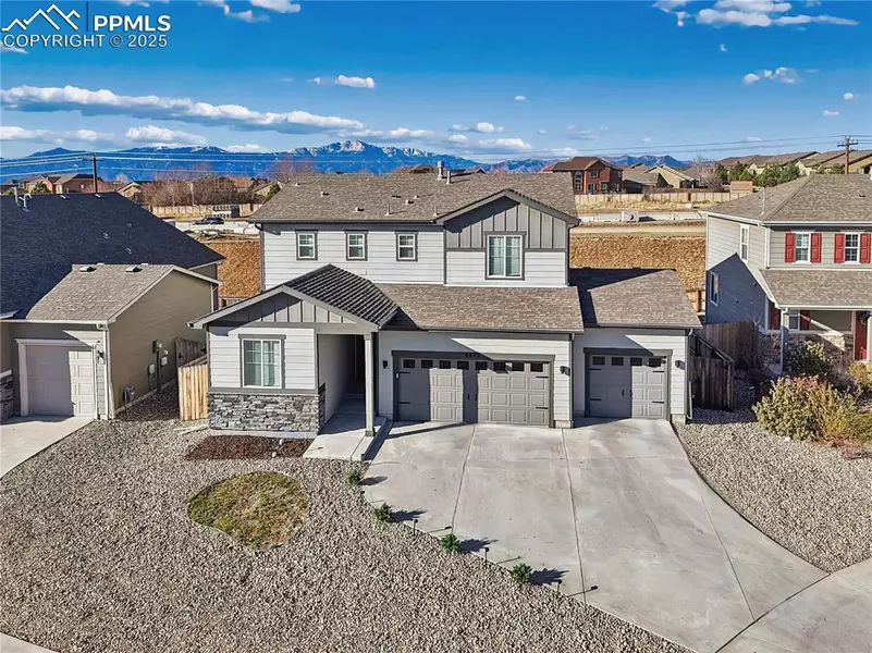 6272 Anders Ridge LN, Colorado Springs, CO 80927