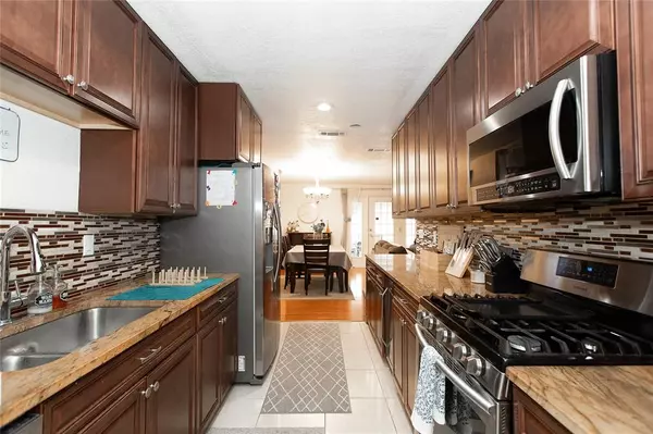 Dallas, TX 75234,11850 High Valley Drive