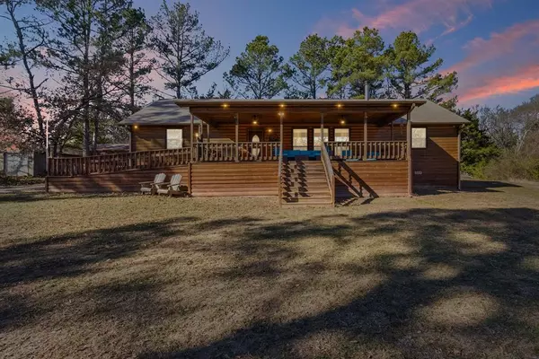 3877 County Road 4220, Commerce, TX 75428