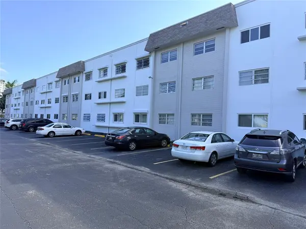 Hallandale Beach, FL 33009,501 Blue Heron Dr #221-A