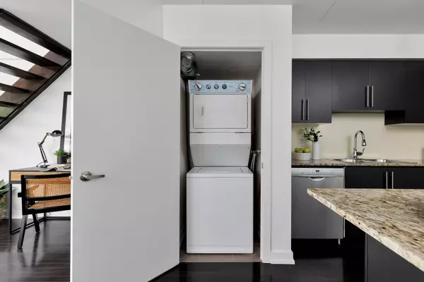 Toronto W02, ON M6H 4K1,1100 Lansdowne AVE #307