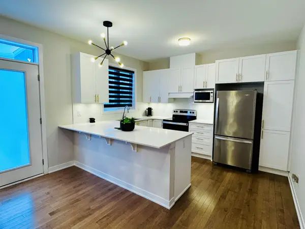 Barrhaven, ON K2J 6X7,431 Epoch ST