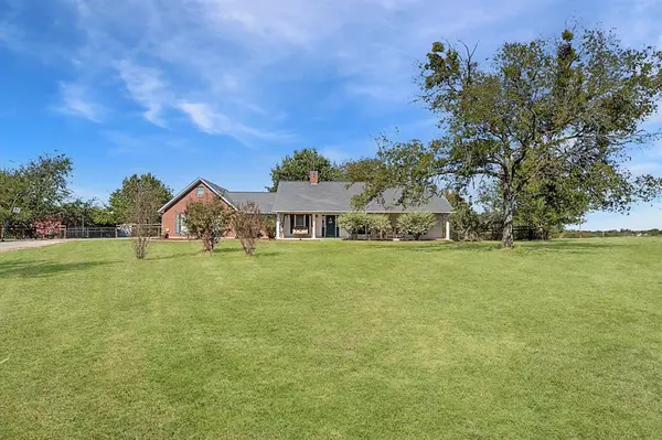 1929 Mamie Road, Greenville, TX 75402