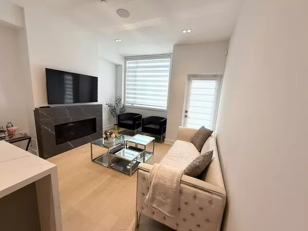 Toronto C07, ON M2N 1Y7,38B Churchill AVE W