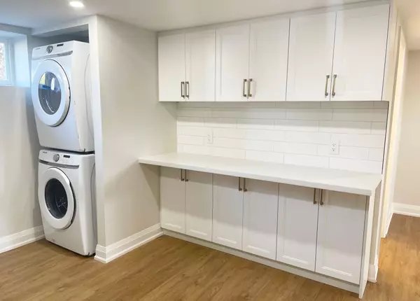 Oshawa, ON L1H 6K5,533 Carman CT #Lower