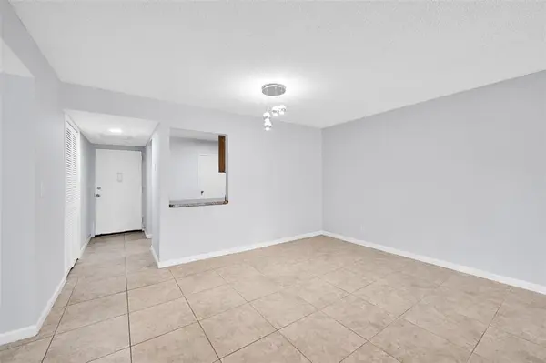 Plantation, FL 33313,7541 NW 16th St #1211