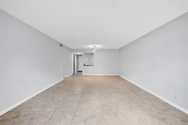 Plantation, FL 33313,7541 NW 16th St #1211