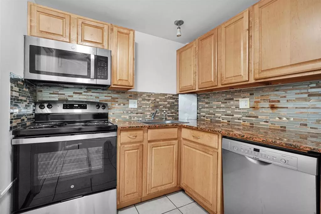 Wilton Manors, FL 33305,9 NE 19TH CT #111C