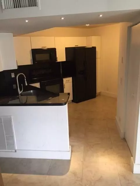 Coral Springs, FL 33067,8761 Wiles Rd #103