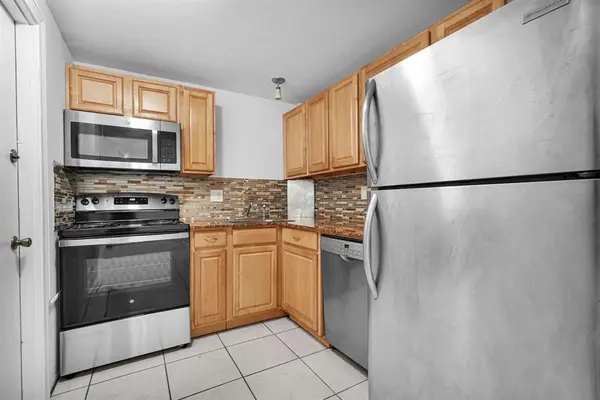 Wilton Manors, FL 33305,9 NE 19TH CT #111C