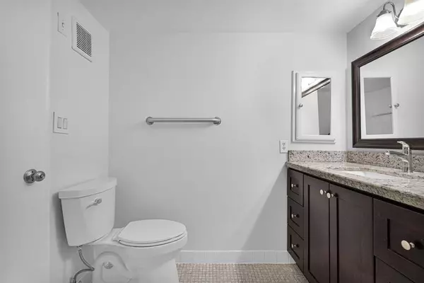 Wilton Manors, FL 33305,9 NE 19TH CT #111C