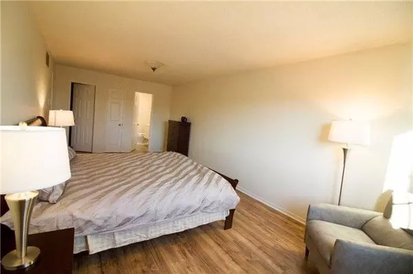 Oakville, ON L6H 3V2,235 River Oaks BLVD W