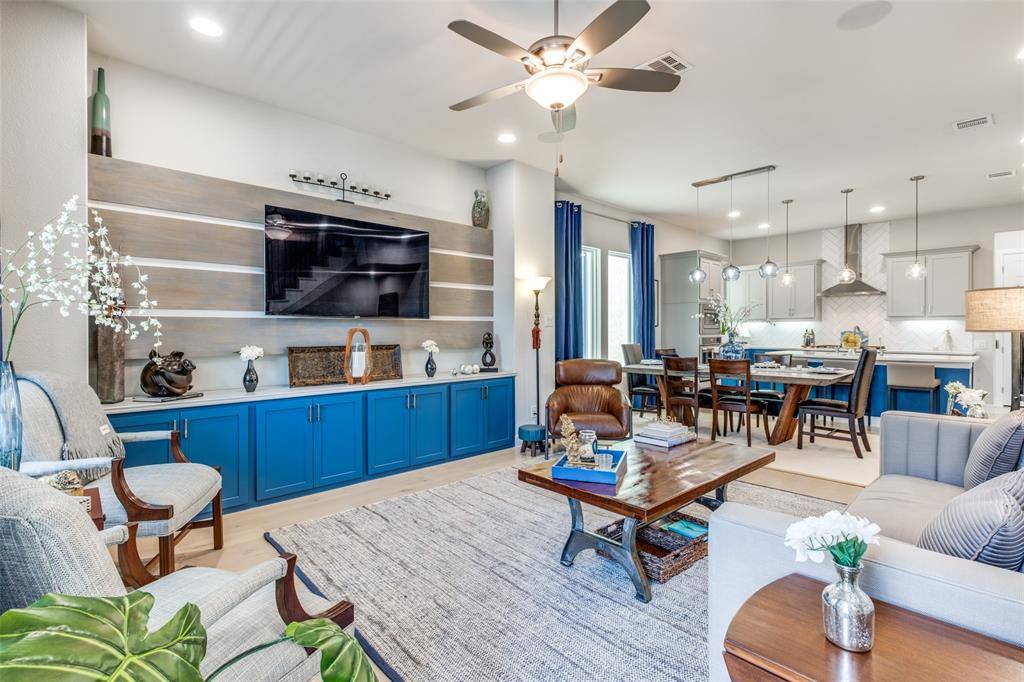 8277 Laflin Lane, Dallas, TX 75231