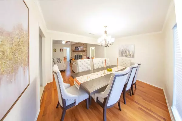 Paris, TX 75460,3320 E Houston Street