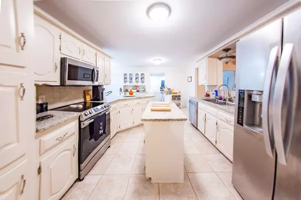 Paris, TX 75460,3320 E Houston Street