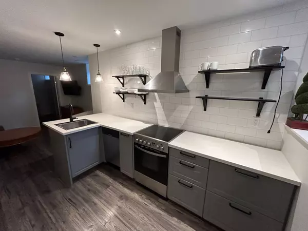 Toronto C03, ON M4R 1G3,15 Castlefield AVE #Lower