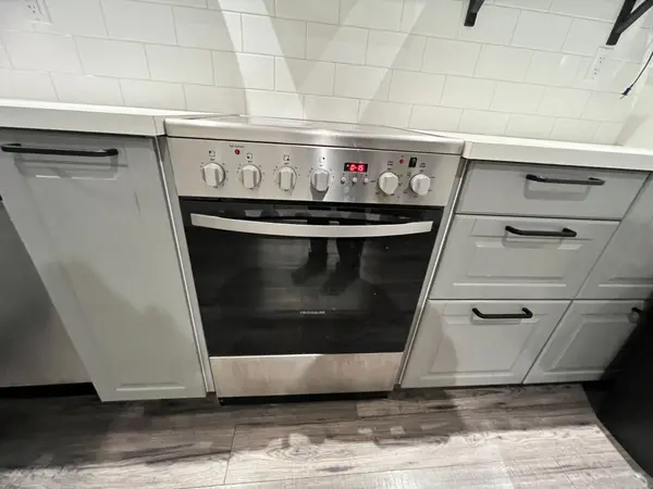 Toronto C03, ON M4R 1G3,15 Castlefield AVE #Lower