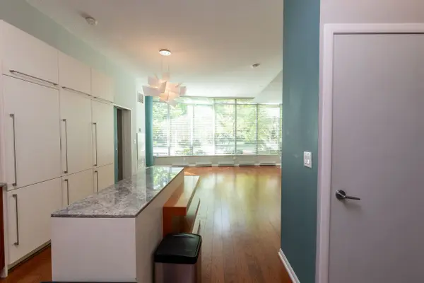 Toronto C01, ON M5V 1B1,219 Fort York BLVD #102