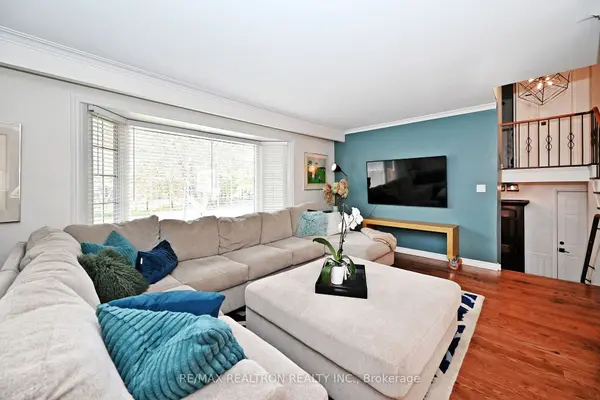 Toronto C13, ON M3A 3L5,9 Karen RD