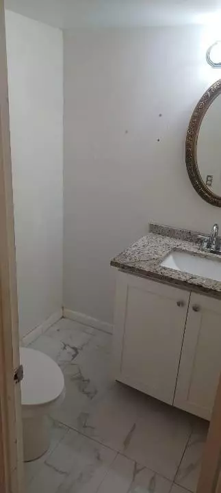 Lauderhill, FL 33313,4043 NW 16th St #102