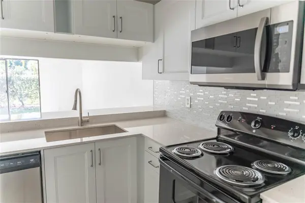 Coral Springs, FL 33065,11680 NW 39th St