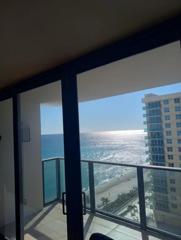 Hollywood, FL 33019,2301 S Ocean Dr #1408