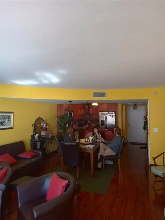 Hollywood, FL 33019,2301 S Ocean Dr #1408