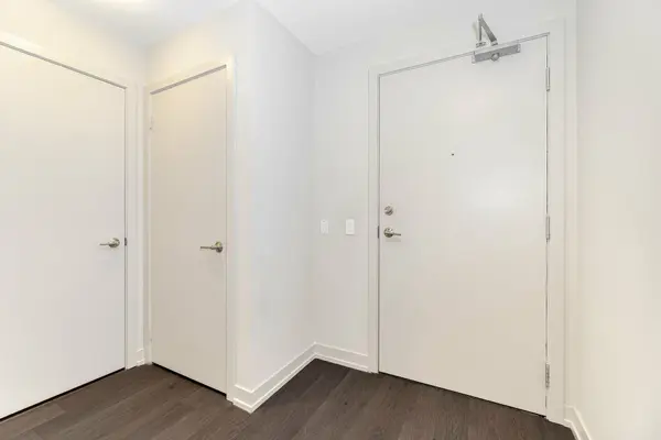 Aurora, ON L4G 3H9,555 William Graham DR #215