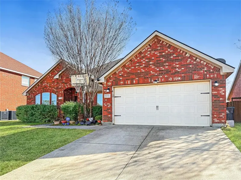 1602 Grey Willow Lane, Arlington, TX 76002