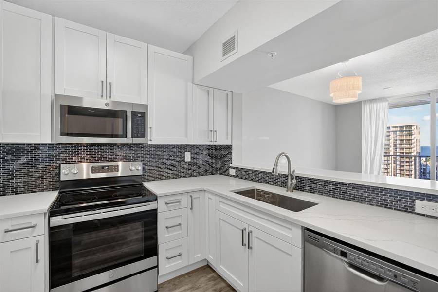 3020 NE 32nd Ave #1207, Fort Lauderdale, FL 33308