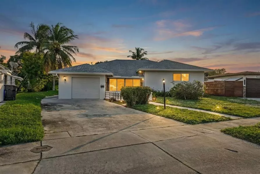 4490 NW 43rd St, Lauderdale Lakes, FL 33319