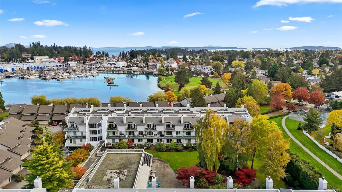 Sidney, BC V8L 3H6,10459 Resthaven Dr #118