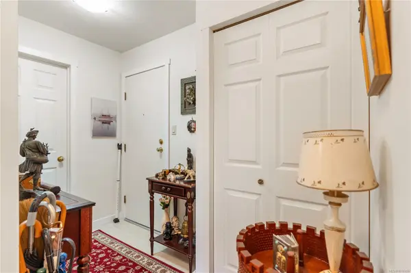 Sidney, BC V8L 3H6,10459 Resthaven Dr #118