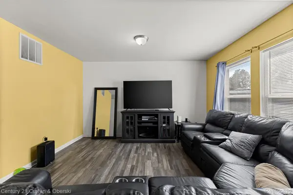 Ypsilanti, MI 48198,1659 Greenway DR