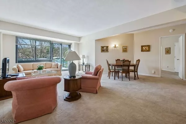 South Orange Village Twp., NJ 07079,609 W South Orange Ave 6P #6P