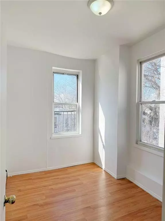 Brooklyn, NY 11209,652 73rd ST