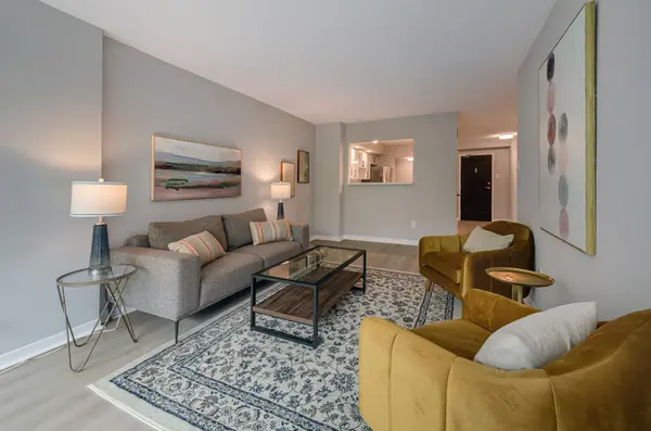 Toronto C07, ON M2N 6G8,33 Elmhurst AVE #408