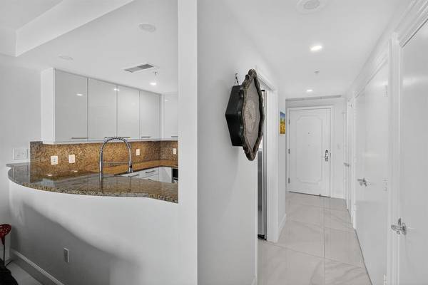 3350 SW 27 Ave #1207, Coconut Grove, FL 33133