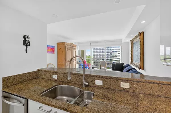 Coconut Grove, FL 33133,3350 SW 27 Ave #1207