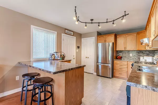 Oro-medonte, ON L0L 1T0,20 Rosemarie DR