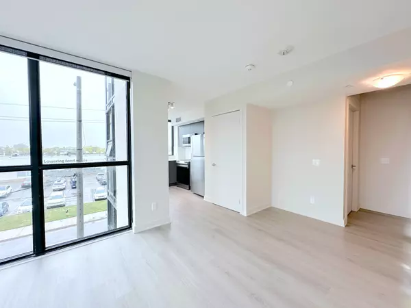 Toronto W02, ON M6S 2S2,3385 Dundas ST W #308