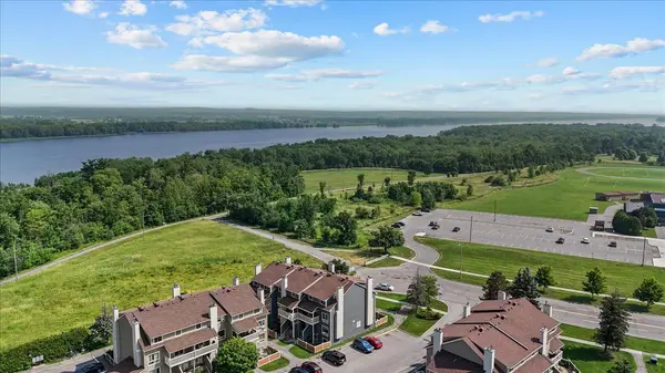 Orleans - Convent Glen And Area, ON K1C 4R4,798 St. Andre DR #53A