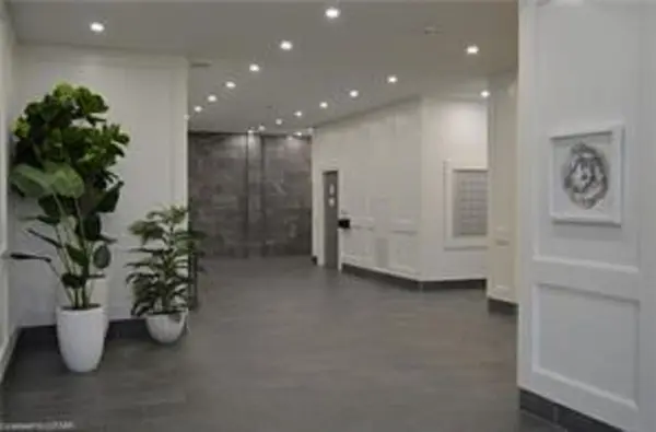 London North, ON N6G 0W6,240 VILLAGEWALK BLVD #607