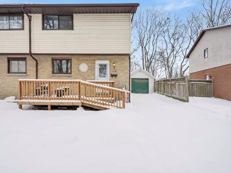 55 Mohegan CRES, London East, ON N5V 2X7