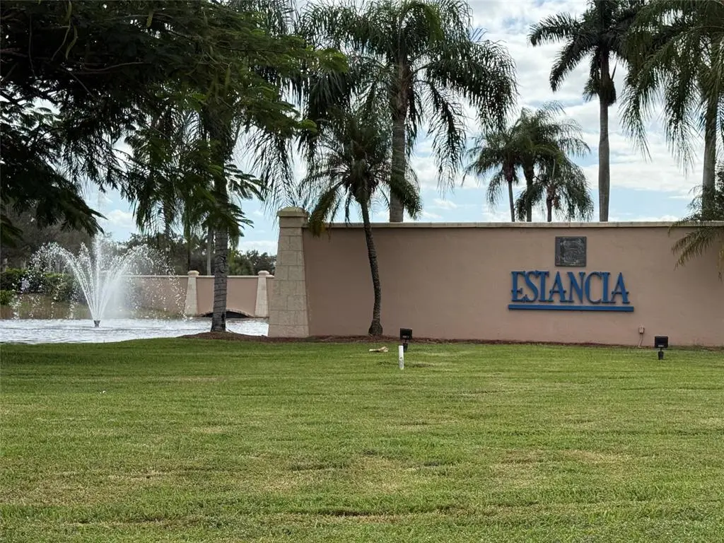 Pembroke Pines, FL 33029,322 SW 193rd Ave