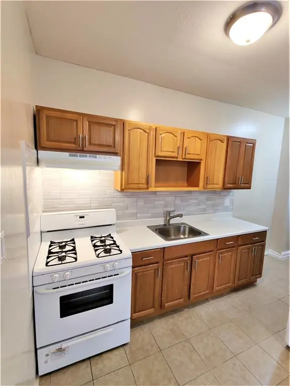 Brooklyn, NY 11212,345 Legion ST