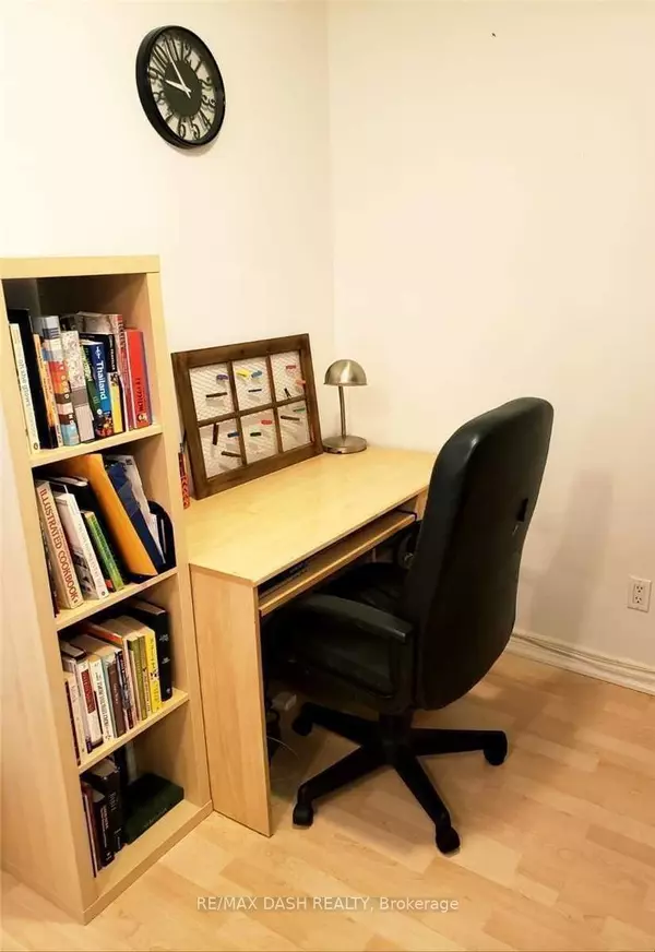 Toronto C01, ON M5G 2R2,761 Bay ST #2210